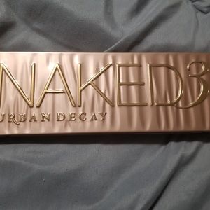Naked 3  eyeshadow pallete